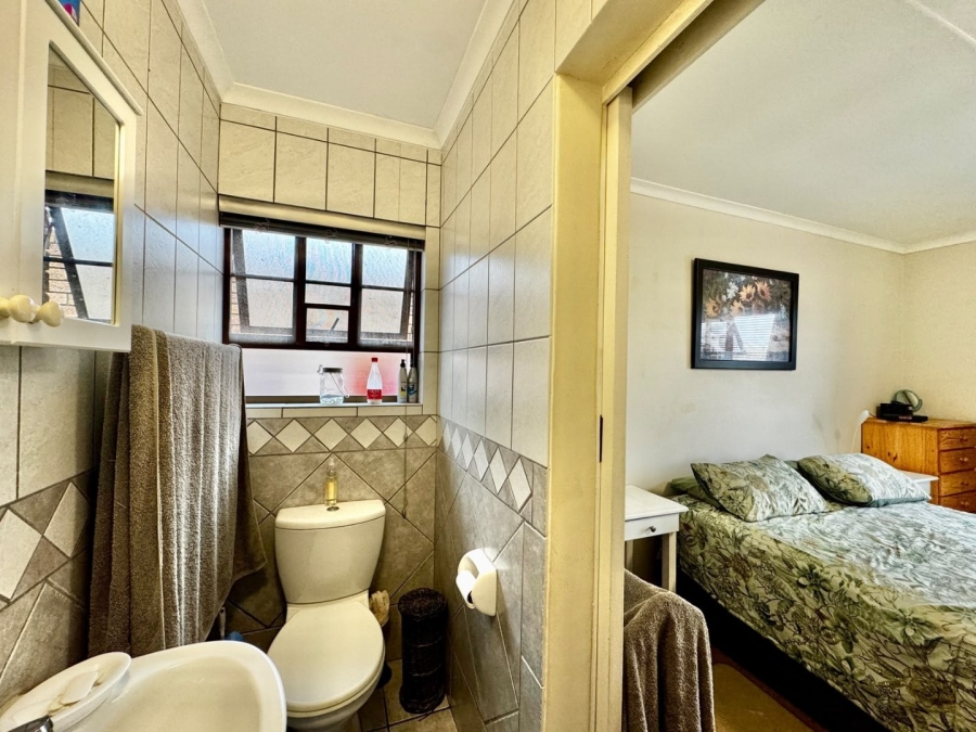 3 Bedroom Property for Sale in Heiderand Western Cape